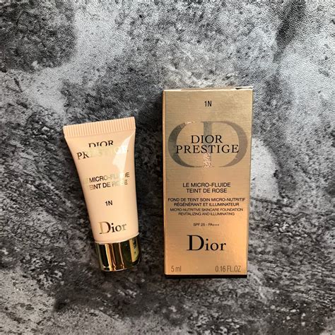 dior 粉底刷|DIOR刷具推薦：迪奧專業後台無瑕粉底刷，完美上妝必備彩妝刷 .